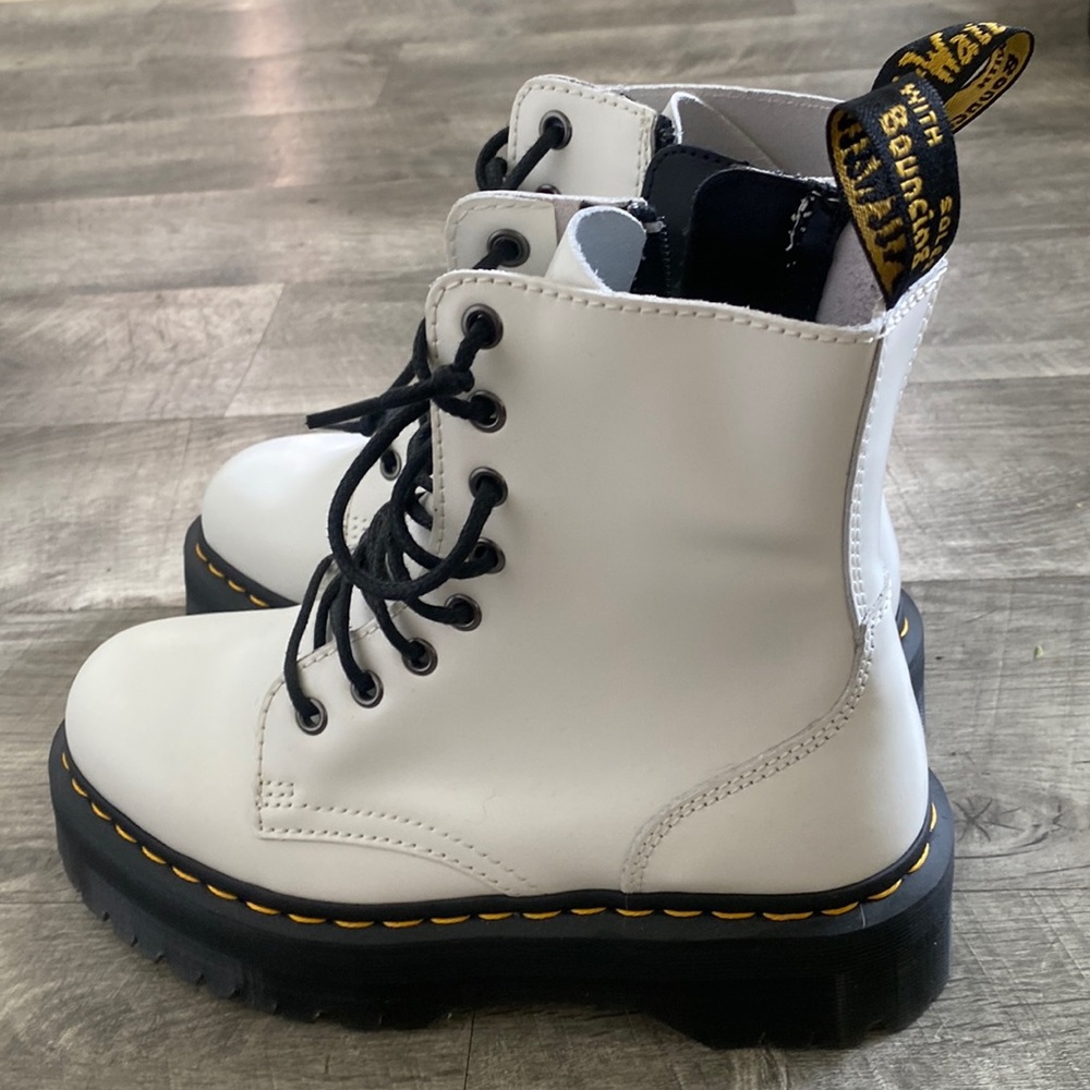 Dr Martens Jadon white sz 7 BRAND NEW